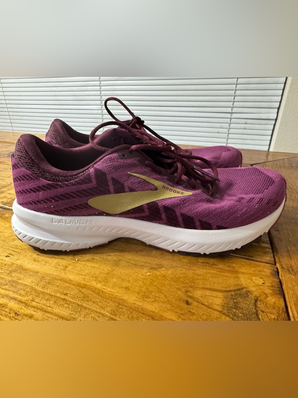 Brooks Womens Launch - size 9